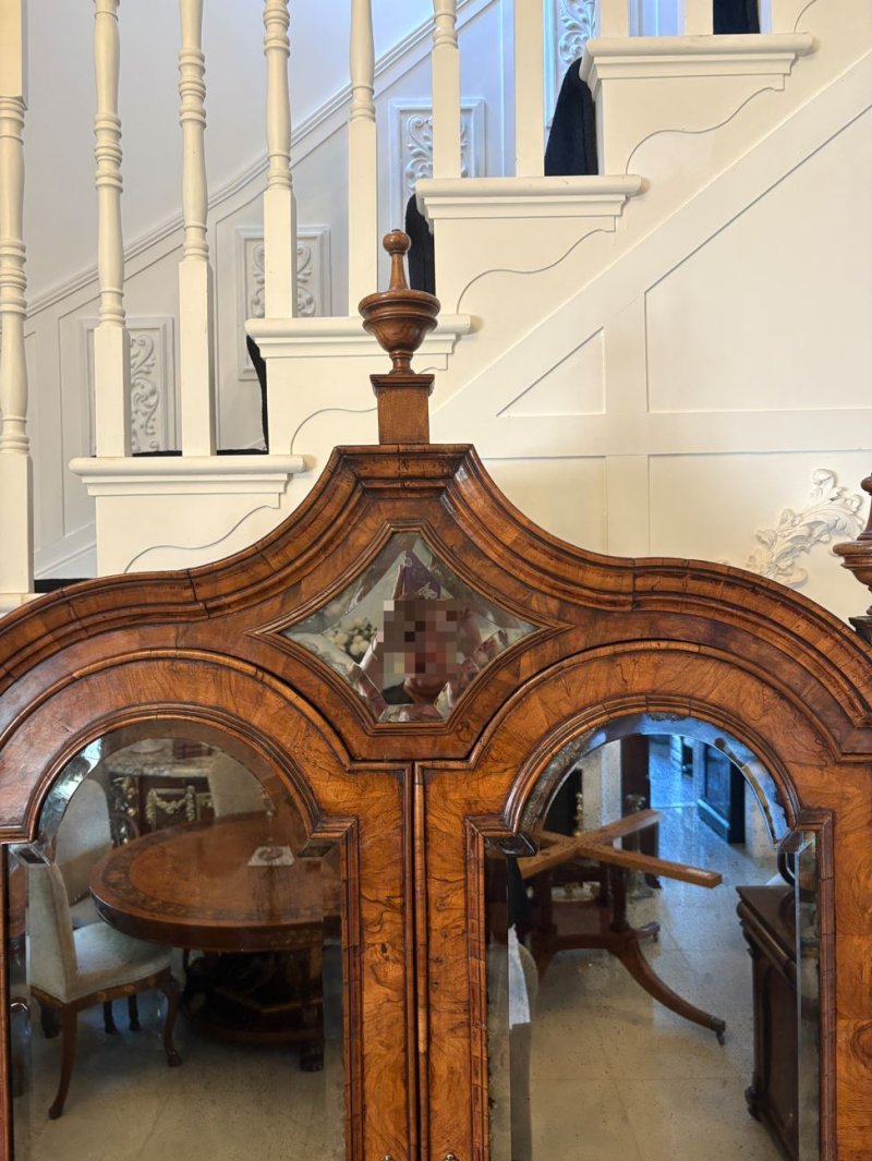 Antique Queen Anne Fantastic Quality Burr Walnut and Featherbanded Bureau Bookcase